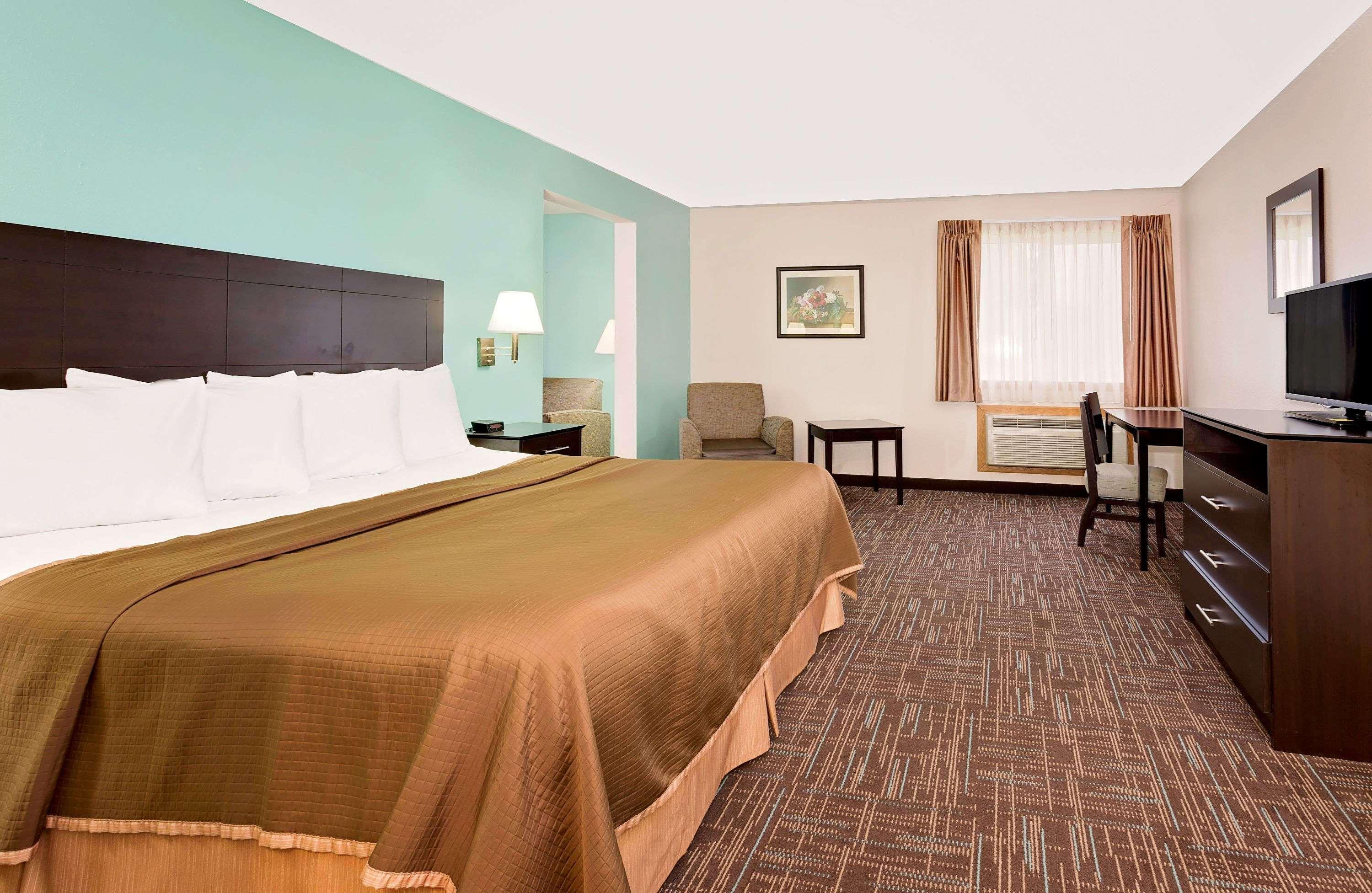 Howard Johnson By Wyndham Gothenburg Exterior photo